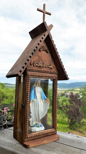 Duza-kapliczka-zamykana-z- figura_162122_resized (002).jpg