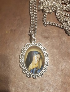 MATKA BOŻA BOLESNA - medalion wisiorek