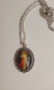 JEZUS MIŁOSIERNY - MEDALION - WISIOREK