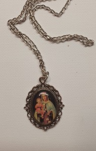 MATKA BOŻA SZKAPLERZNA - MEDALION STYLOWY NA ŁAŃCUSZKU