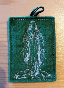 ZIELONY SZKAPLERZ haftowany