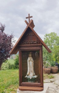 KAPLICZKA ZAMYKANA Z MATKĄ BOŻĄ FATIMSKĄ - ciemna - na zamówienie