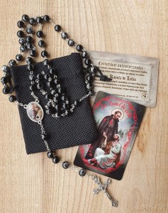 ŚW. KAMIL - RÓŻANIEC Z RELIKWIĄ czarny marmurek