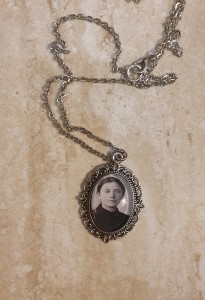 GEMMA GALGANI - medalik na łańcuszku -fotografia Świętej