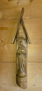 DREWNIANA FIGURA MATKI BOŻEJ - RZEŹBIONA RĘCZNIE - kapliczka do powieszenia- 70 cm