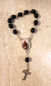 ŚW. FRANCISZEK - DZIESIĄTKA RÓŻAŃCA CZARNA - TAUKA