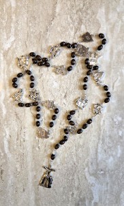 DROGA KRZYŻOWA - drewniane paciorki brązowe