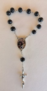 św. KAMIL - dziesiątka różańca z relikwią - czarna