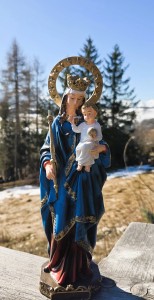 FIGURA - MATKA BOŻA WSPOMOŻENIE WIERNYCH - 32 CM