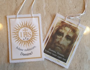 DUŻY SZKAPLERZ NAJŚWIĘTSZEGO OBLICZA PANA JEZUSA 