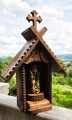 kapliczka-goralska-z-frasobliwym.jpg