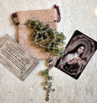 TERESA OD DZIECIĄTKA JEZUS - różaniec z relikwią oliwkowy