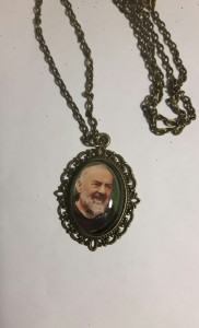 ŚWIĘTY OJCIEC PIO - MEDALION - WISIOREK