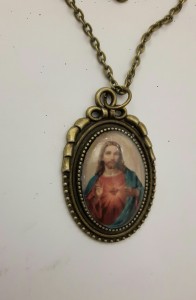 SERCE JEZUSA - MEDALION WISIOREK - OPRAWA ANTYCZNY BRĄZ